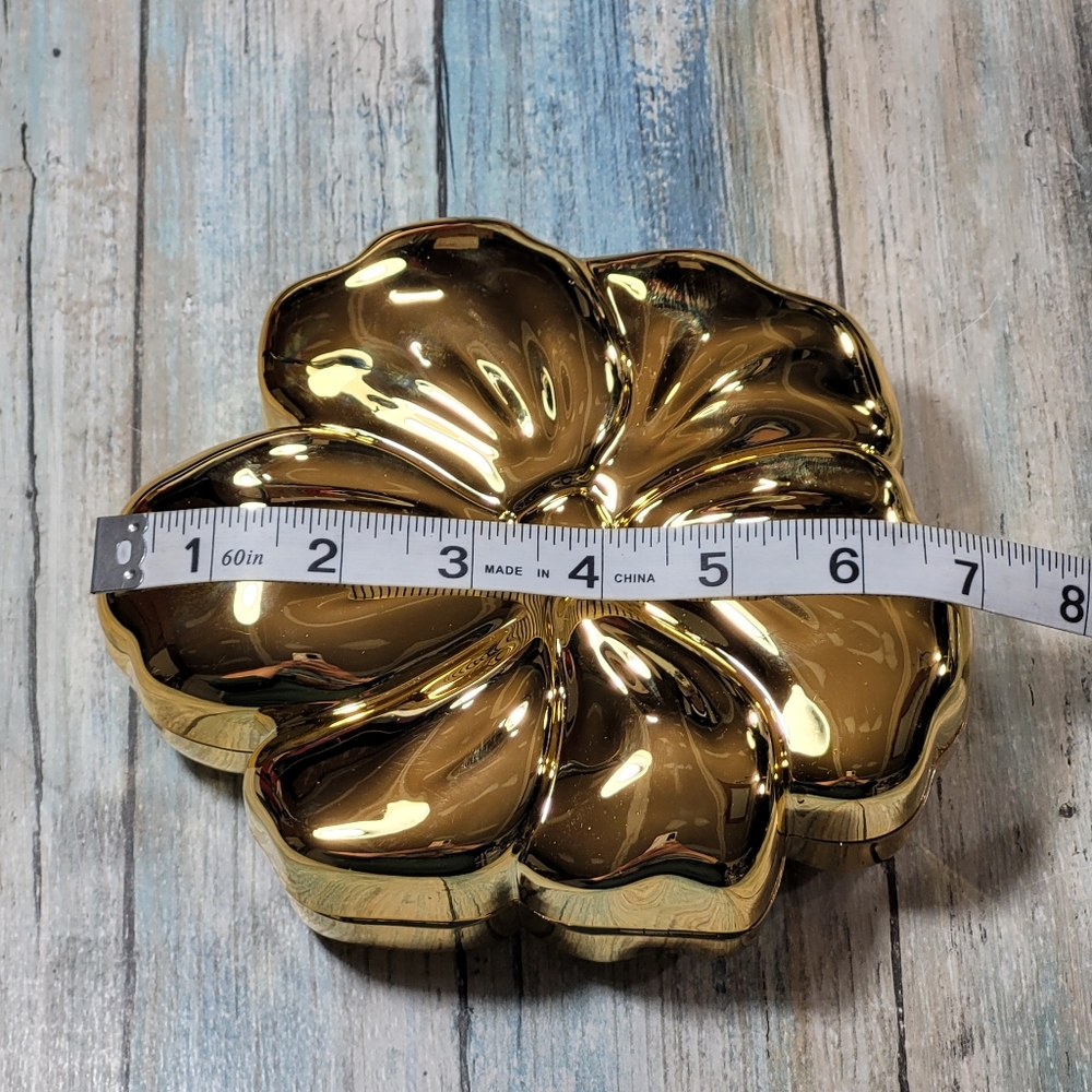 Gold Flower Clutch Bag. - Picture 8 of 10